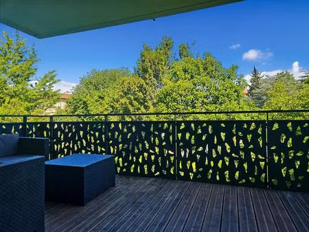 t3 67 m²  à 5 mn de toulouse  terrasse  parking