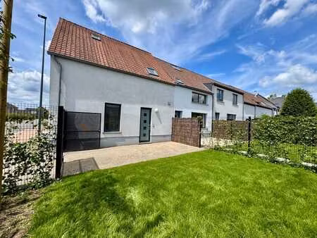 à louer : maison prête à emménager avec jardin à maleizen