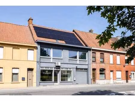 immeuble commercial prêt à l’emploi