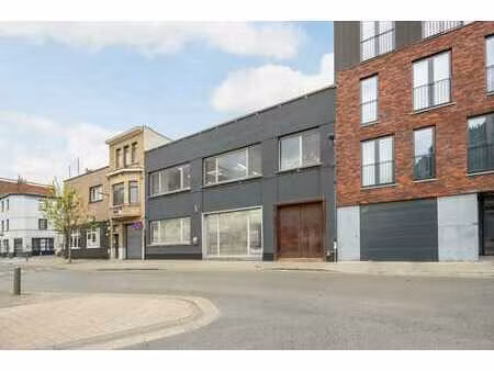 immeuble de bureaux prêt à l’emploi à vendre à merksem