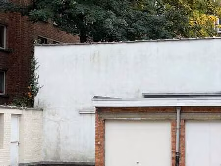 garage fermé près de la place fernand cocq