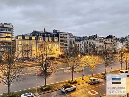 splendide appartement entre merode et mongtomery