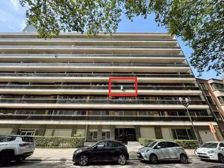 josaphat/voltaire: appartement trois chambres + 2 terrasses