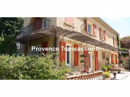maison avec piscine vacqueyras (84)