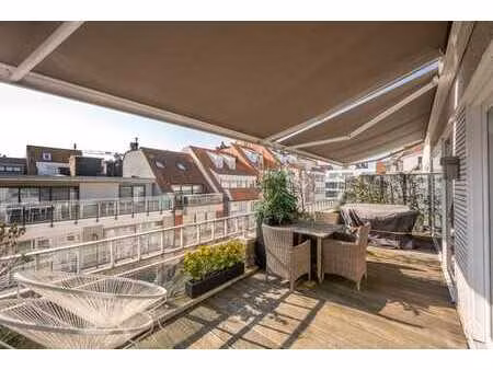 appartement sous les toits lumineux à distance de marche de