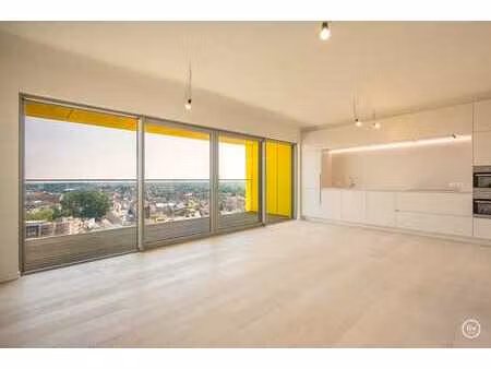 appartement de 2 pièces central situé à res. hoost avec une