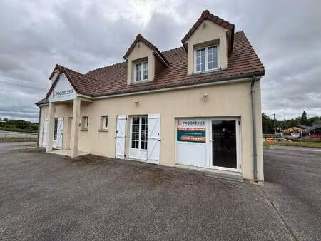 vente bureaux et commerces à argentan (61200) : à vendre / 163m² argentan