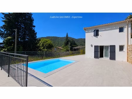 villa neuve climatisée avec piscine et sans vis-à-vis