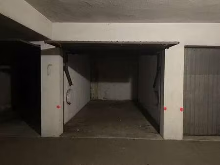 vente garage et parking à aix-en-provence (13080) : à vendre / aix-en-provence