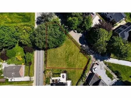 agréable terrain de 8a95 idéalement situé