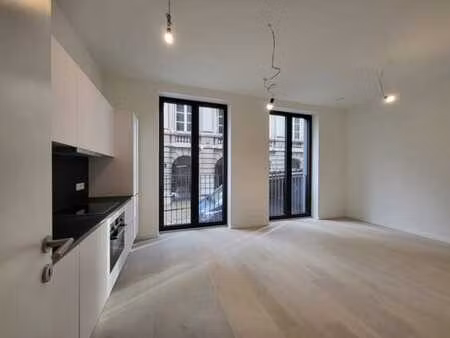 studio - palais de justice - poss loc parking