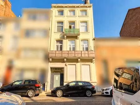 maison de rapport (6 unités) plus 560m² d'ateliers