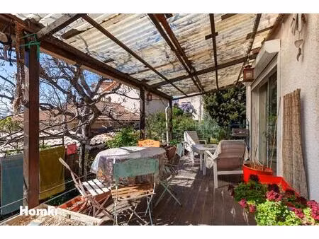 beaumont bas de villa type 3 avec jardin et petites d2pendances