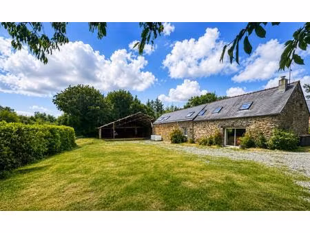 a vendre  pont de buis  corps de ferme rénové  3 chambres  3 hec