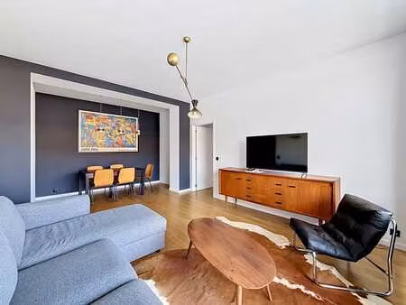 ixelles: appartement meublé 2 chambres + terrasse + parking.