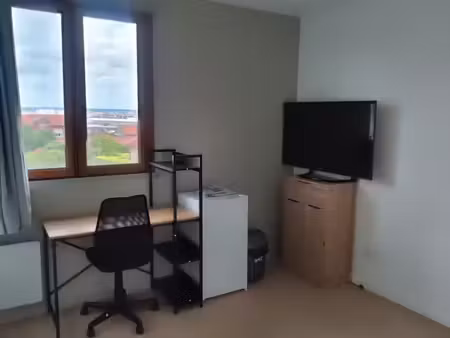 location meublée appartement 1 pièce 18 m² à venissieux (69200)  650 €