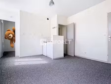location appartement 2 pièces 28 m² à saint-aubin-lès-elbeuf (76410)  450 €
