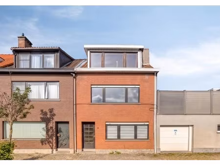 te renoveren huis met 5 slaapkamers te koop in de elsdonkwijk te wilrijk