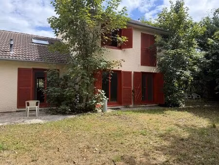maison de 4 chambres de luxe en location à montesson  île-de-france