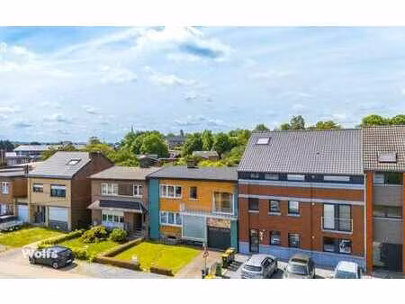 spacieuse maison d'habitation avec garage et jardin !
