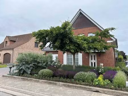 maison 4 façades habitable avec grand jardin