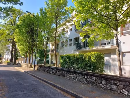 location appartement 1 pièce 25 m² à garches (92380)  890 €