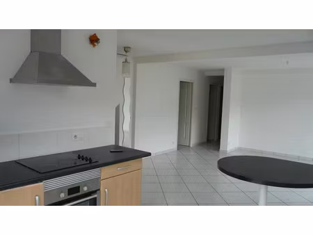 location appartement 3 pièces 80 m² à saint-nazaire-les-eymes (38330)  1 300 €