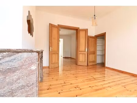 appartement à louer avec terrasse et 1 chambre   saint-gilles (vbe31983)