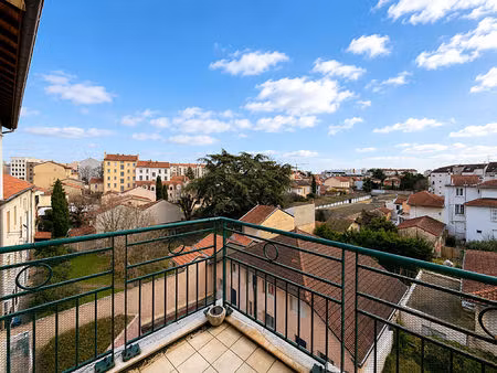 t5 dernier étage - 140m2 en duplex lyon 3ème
