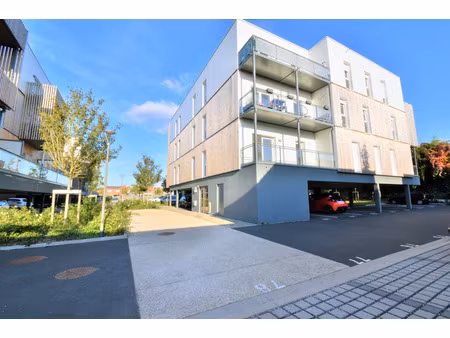 tourcoing t3 de 61 m² avec terrasse sud  2 stationnements sécurisés