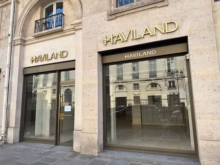 local commercial 118 m² - rue royale