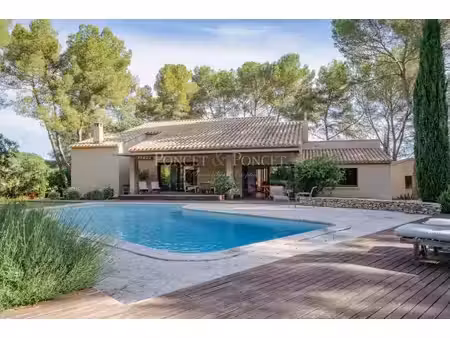maison d'architecte de 230 m² sur un parc boisé de 3 000 m² avec piscine 10x4