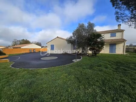 maison d'architecte de 183 m² à echire