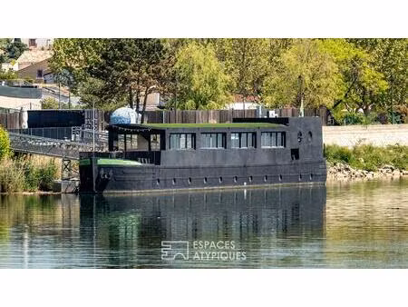 péniche revisitée avec vue panoramique sur le rhône