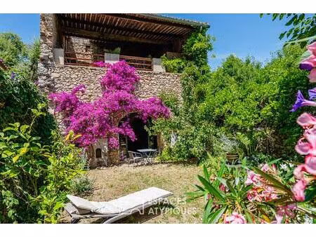 vigneronne de caractère avec terrasse panoramique et jardin intimiste proche des plages
