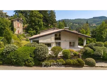 maison d'architecte des années 70 aux belles prestations