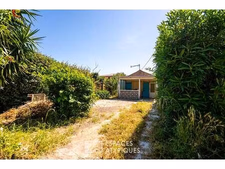 maisonnette à réhabiliter avec jardin proche des plages saint-marinoises