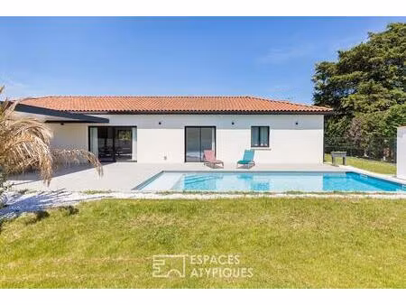 maison contemporaine avec piscine  en lisière de launaguet