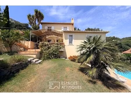 villa familiale avec jardin et piscine à la serinette