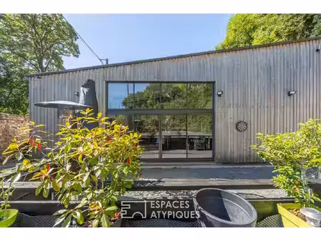l'ancien hangar réhabilité en loft