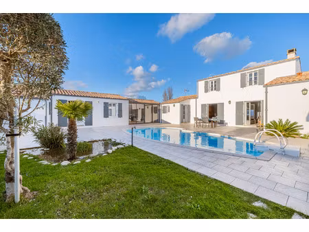villa bord de mer entre charme  sérénité et art de vivre estival