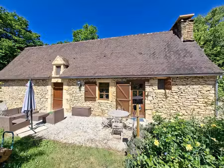 propriété avec deux maisons en pierre sur plus de 9 hectares aux portes de sarlat – périgo