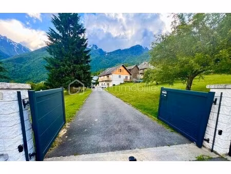 maison 174 m² 7 pieces  avec dépendance attenante