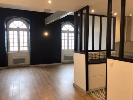 beau t5 vue garonne en parfait état