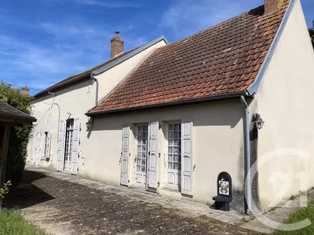 vente maison 8 pièces 279 m² à bannay (18300)  100 000 €