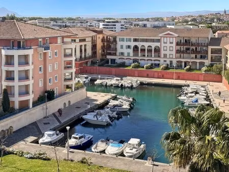 port frejus - 2 pièces dernier étage de 31 m2 avec véranda + parking sous-sol