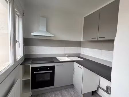 location appartement 1 pièce 28m²
