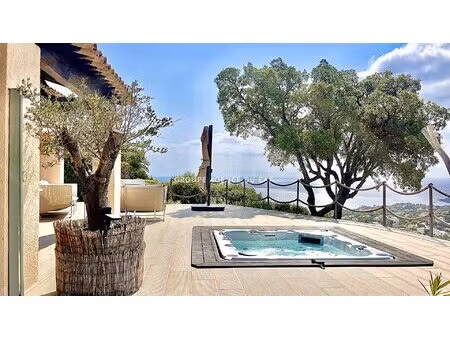 offre acceptee en cours - a vendre villa vue mer de 150m² avec 5 chambres piscine et...