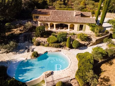 cotignac-villa provençale avec piscine et dépendance sur 4 000 m² de terrain
