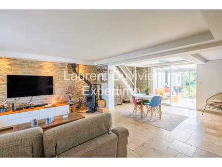 maison familiale de charme entièrement rénovée  dpe b  5 chambres sur terrain clos de 1273